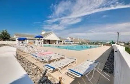 Villages of Five Points Condo | Beautiful 2-bedroom condo with WiFi, AC in lovely Lewes