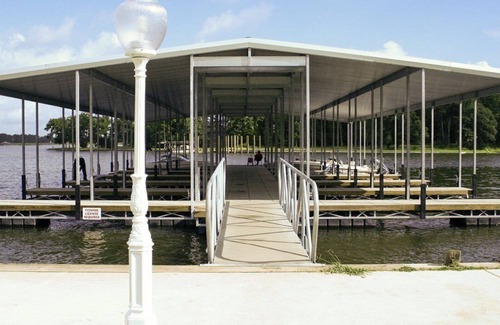 Conroe Apartment | Beautiful 2 bedroom unit at resort, sleeps 6