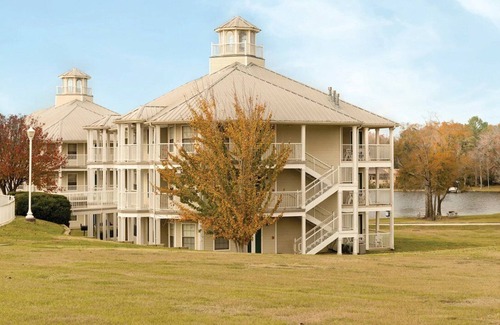 Conroe Apartment | Beautiful 2 bedroom unit at resort, sleeps 6