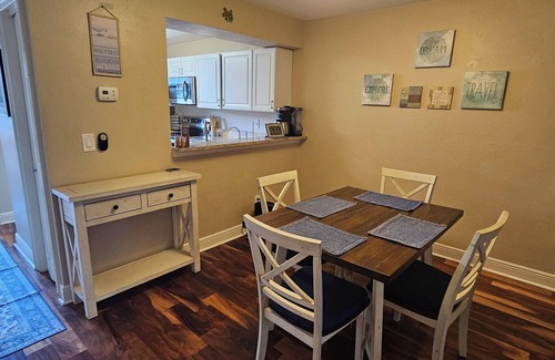 Biggar Condo | Beautiful 2-bedroom condo with AC in Fort Myers