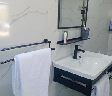 Lusaka Apartment | Beautiful 2 bedroom with Solar backup & Wi-Fi