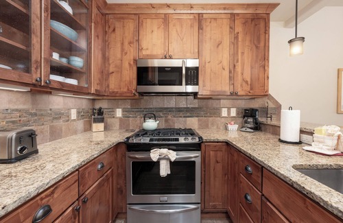 Winter Park Condo | Beautiful 2 bedroom with lots of amenities