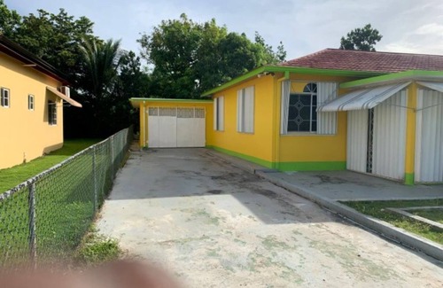 Santa Cruz House | Beautiful 2 bedrooms, 1 bathroom sleep 6 people close to the Town of Santa Cruz