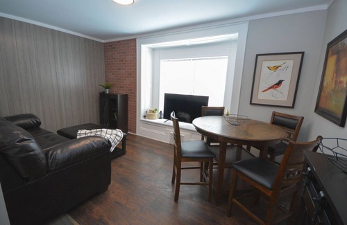 Kutzky Park House | Beautiful 2 BR apartment near Mayo Clinic Campus