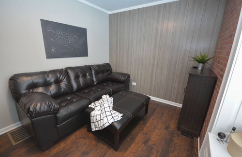 Kutzky Park House | Beautiful 2 BR apartment near Mayo Clinic Campus