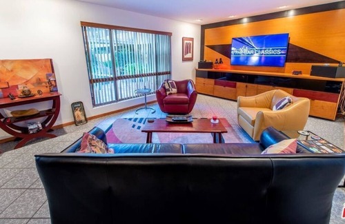 Norma Triangle Condo | Beautiful 2 Br. Condo L-(590001) by Houzlet