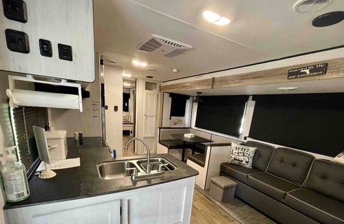 Centralia House | Beautiful 2021 camper on a ranch