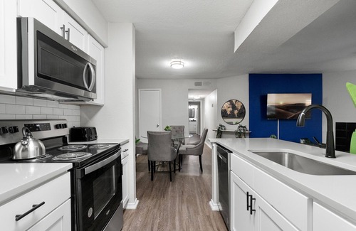 University Hills and Windsor Park Apartment | Beautiful 2BD/1BA in University Hills 6839