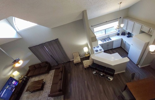 Cherrywood Apartment | Beautiful 2bd/2ba 5 Mins to UT 8567