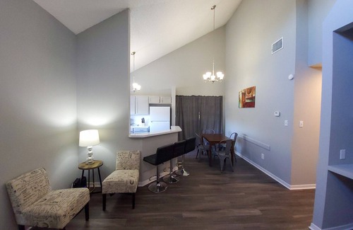 Cherrywood Apartment | Beautiful 2bd/2ba 5 Mins to UT 8567