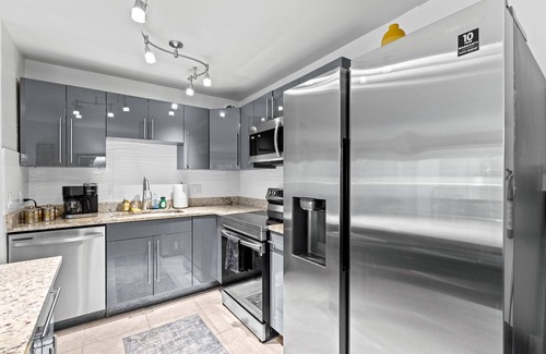 Southside Apartment | Beautiful 2BR 1 Bath in West Palm Beach/5 min to beach