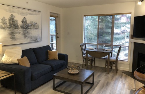 Village North House | Beautiful 2BR/2B Townhouse with Private Hot Tub