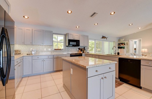 Summerland Key House | Beautiful 3 Bedroom 3 Bath Open Water Pool Home With Excellent Boating
