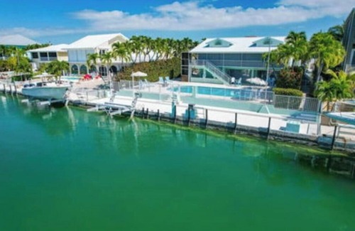 Summerland Key House | Beautiful 3 Bedroom 3 Bath Open Water Pool Home With Excellent Boating