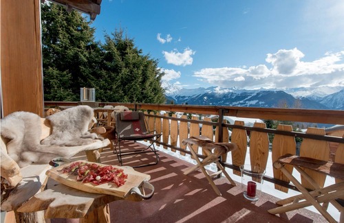 Verbier Condo | Beautiful 3 bedroom duplex fully renovated with magnificent mountain views!