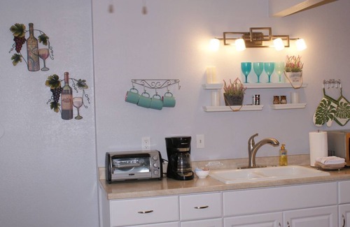 Keaukaha House | Beautiful 3 Bedroom AC Beach Home, Close to the Best Snorkeling Beaches in Hilo