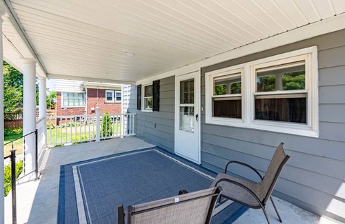 Salem House | Beautiful 3 Bedroom Downtown Salem Home
