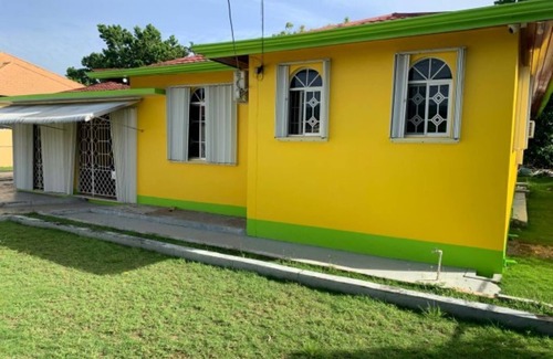 Santa Cruz House | Beautiful 3 bedrooms 2bathrooms vacation home can sleep 8 people in Santa Cruznn