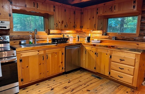 Thornton Cabin | Beautiful 3 Bedroom Log Cabin - White Mountains