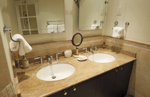 Maxwell Villa | Beautiful 3 Bedroom Sapphire Beach Suite!