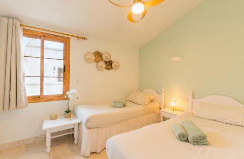 Complejo turistico Amarilla Golf Apartment | Beautiful 4 bedroom house with phenomenal golf and mountain views