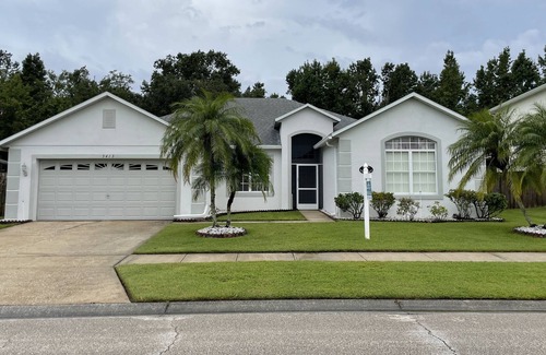 Crescent Lakes House | Beautiful 4 Bd 3 Ba House w/ solar*** pool heating near Disney.