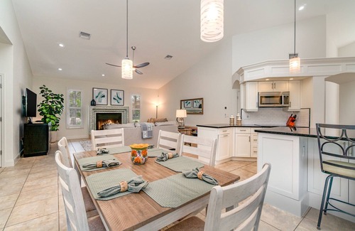 Bonita Bay House | Beautiful 4 Bed/3 Bath 3,600 SF Home with Outdoor Heated Pool/Spa in Bonita Bay