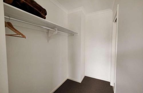 Point Cook Villa | Beautiful 4 Bedrooms Houses
