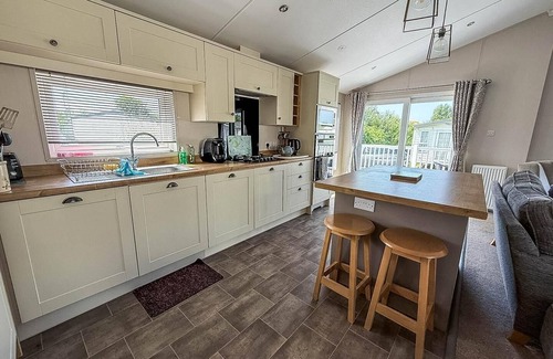 Hunstanton Cabin | Beautiful 4 berth lodge with decking at Manor Park in Hunstanton ref 23038C