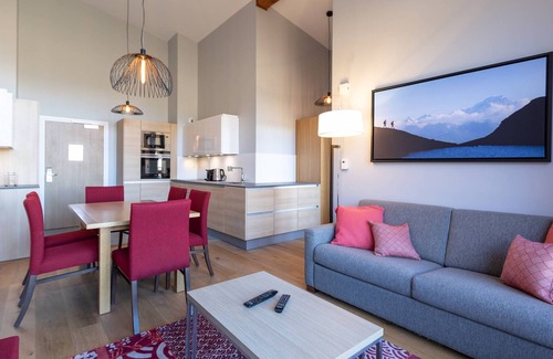 Arc-1800 Apartment | Beautiful 4-room apt with pool, spa, gym, parking and WIFI included at Arcs 1800