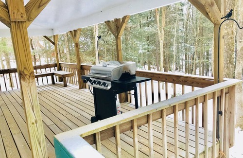 White Mills House | Beautiful 4 Season Lakefront Chalet in the Poconos!