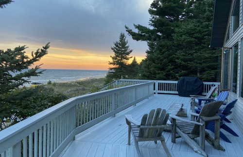 Gulliver House | Beautiful 4 Seasons Lake Michigan Beach House 200 Feet of Pristine Beach.