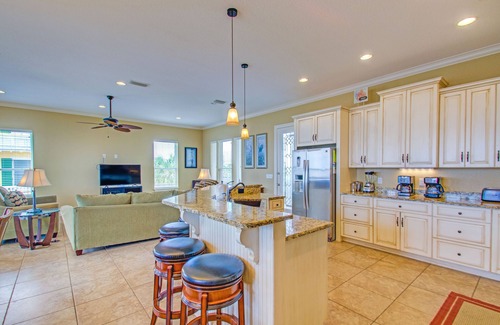 Villa Primera House | Beautiful 5-bdrm, 4.5-bath home - within easy walking distance to everything!