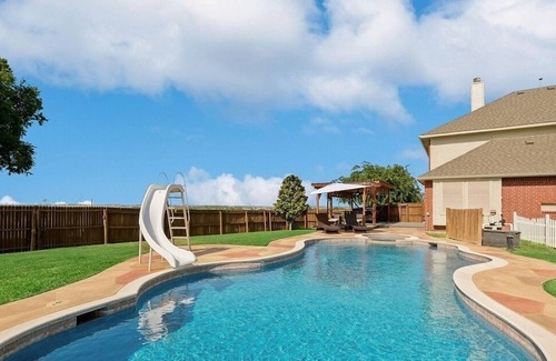 Frisco Villa | Beautiful 5 Bedroom Home W/Pool, Spacious Backyard, Countryside View