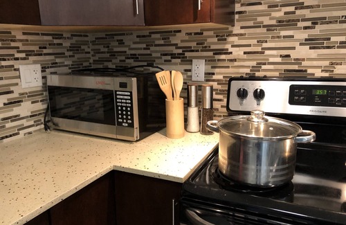 Burnaby House | Beautiful 5 star 2 bd suite near bus&shopping