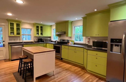 Wellfleet House | Beautiful 6 BD/3BA Private Historic Home in Pastoral Setting