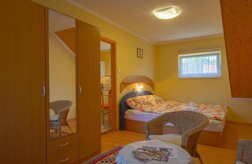 Balatonszepezd Apartment | Beautiful accommodation with garden