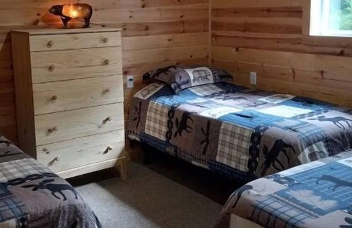 Machin Resort | Beautiful All Equiped Eagle Lake View Cottage