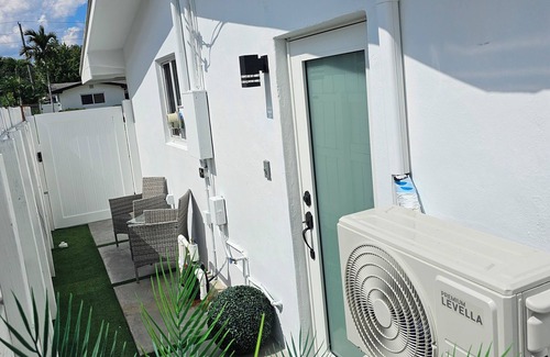 Pembroke Pines Apartment | Beautiful and cozy studio with independent entrance in Pembroke Pines