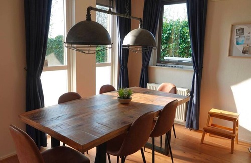 Ewijk House | Beautiful and Peaceful Villa Lakehouse | Danny Danau