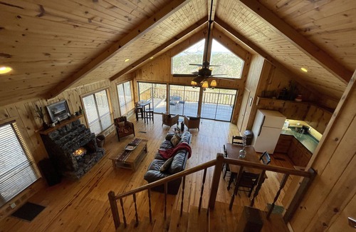 Smithville Cabin | Beautiful and roomy two bed, two bath cabin nestled in the Kiamichi Mountains
