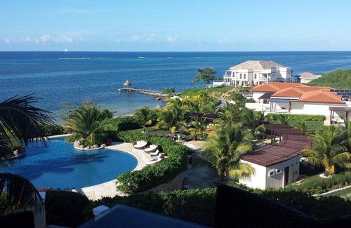 Pristine Bay Villa | Beautiful and Serene 3 bedroom 2 bath Private Pool and Patio Villa.