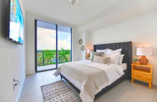 Doral Apartment | Beautiful and Stylish Condo Close The Doral Park