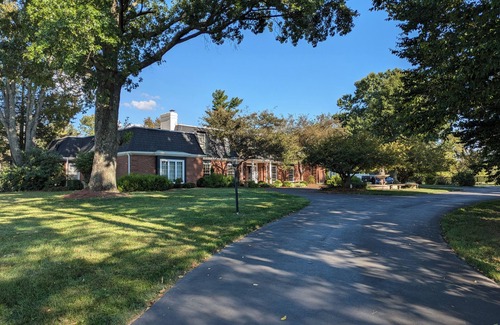 Prospect House | Beautiful and unique 6 bedrooms 6 bathrooms large pool and hot tub 7000sqft