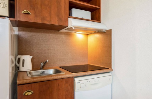 Le Verdon-sur-Mer Apartment | Beautiful apartment for 4 people with pool, WIFI, TV, terrace and pets allowed