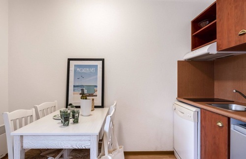 Le Verdon-sur-Mer Apartment | Beautiful apartment for 4 people with pool, WIFI, TV, terrace and pets allowed