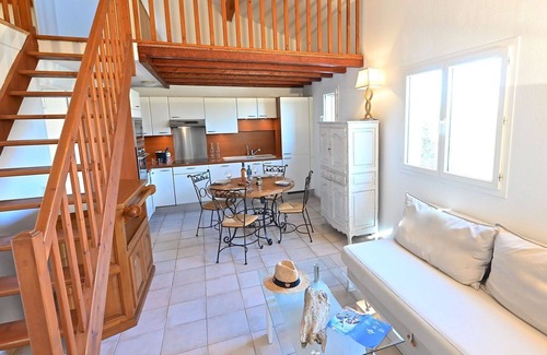 La Rouviere Apartment | Beautiful apartment for 4 guests with WIFI, pool, A/C, TV and patio