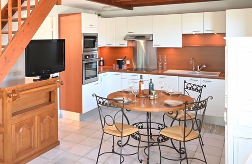 La Rouviere Apartment | Beautiful apartment for 4 guests with WIFI, pool, A/C, TV and patio