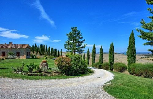 Monteroni d'Arbia Apartment | Beautiful apartment for 6 people with pool, WIFI, patio and panoramic view, close to Siena