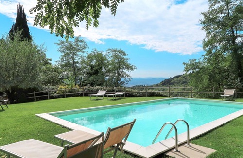 Sesto Fiorentino Villa | Beautiful apartment in villa for 3 guests with pool, WIFI, TV, terrace and pets allowed